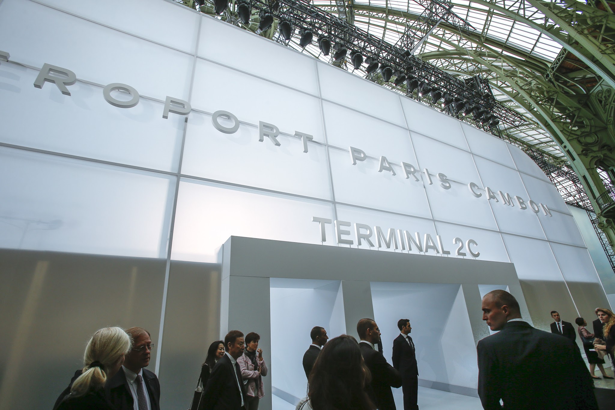 #PFW: Chanel SS16 Runway and Bags Report