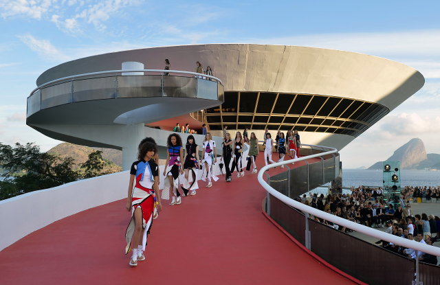 Watch Louis Vuitton's Cruise 2017 Show LIVE from Rio!