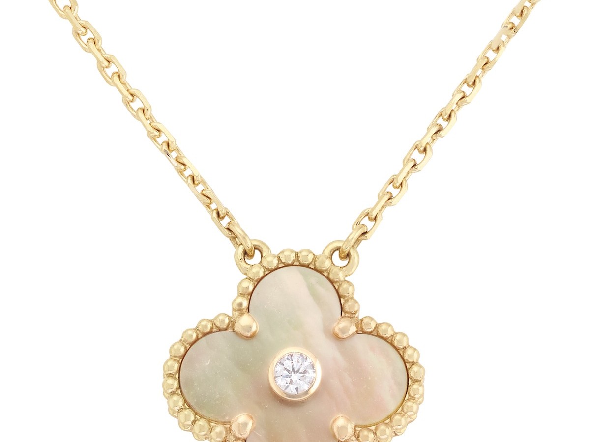 Van Cleef & Arels Holiday 2018 Limited Edition Alhambra Vintage Gold Mother-of-Pearl Necklace